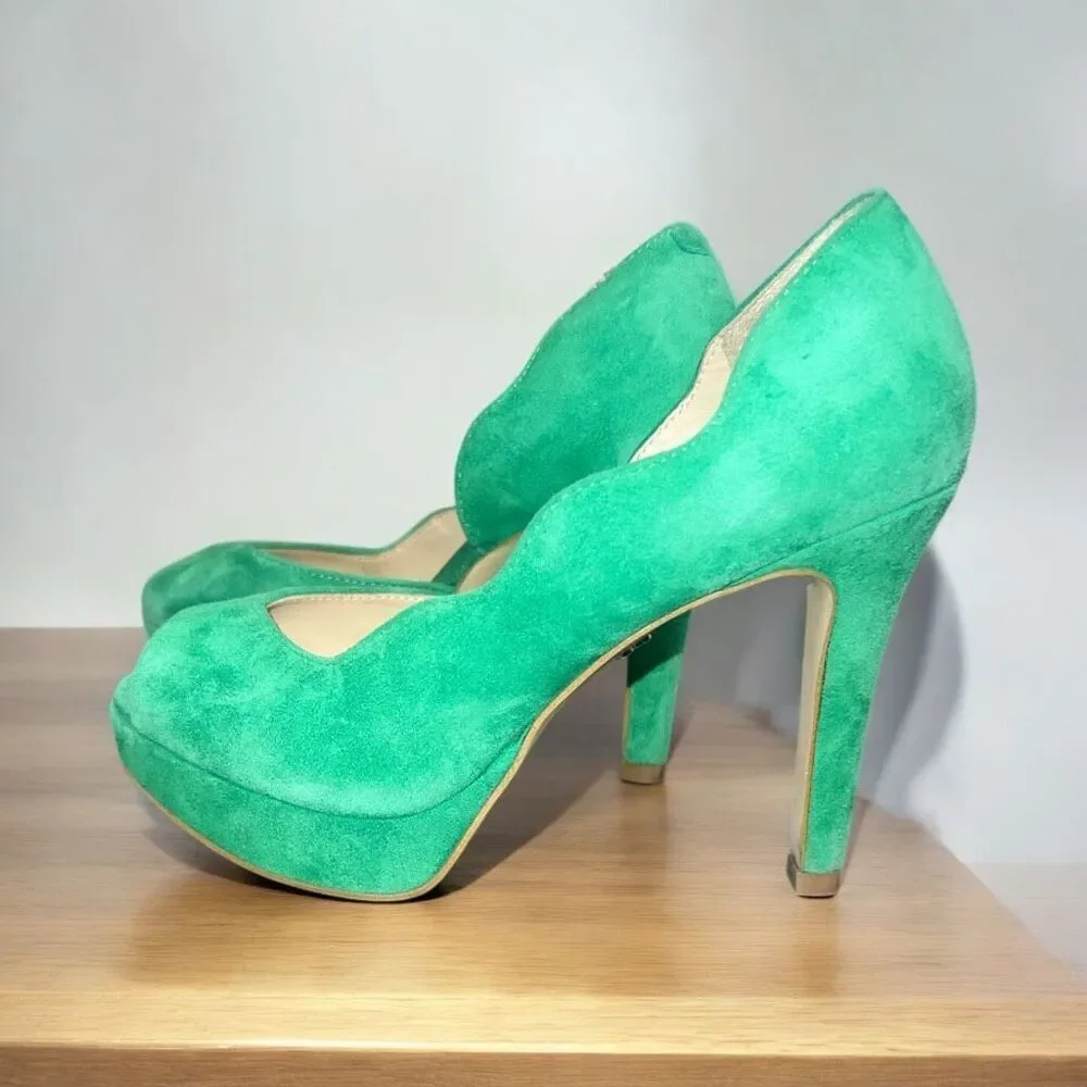 ✨Staccato Suede Open Toe Sz 35/5 Heels✨